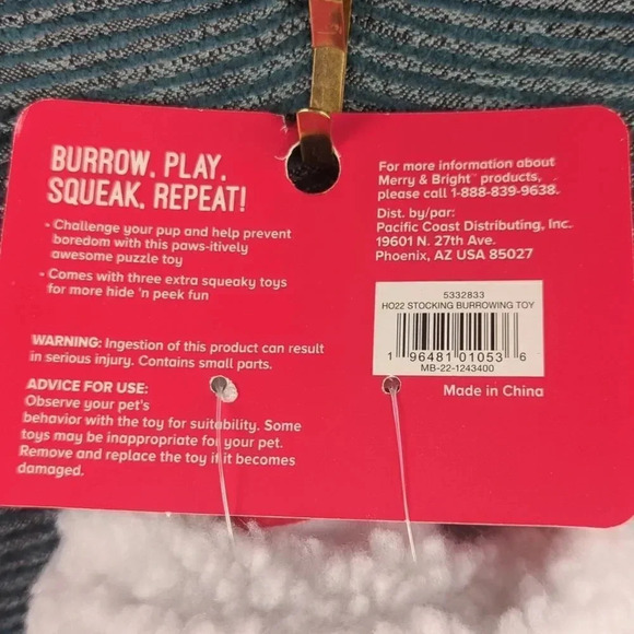 Christmas Hide And Peek Burrowing Squeaky Toy! - Picture 7 of 7